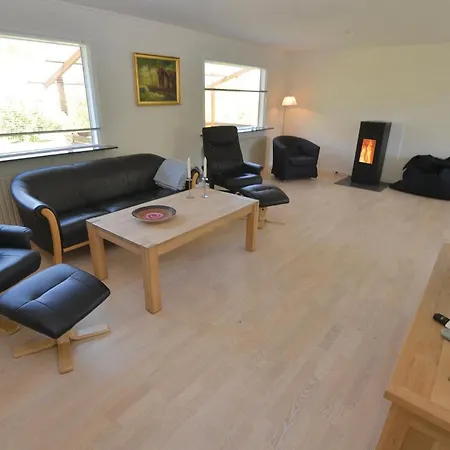 Three-bedroom In Augustenborg