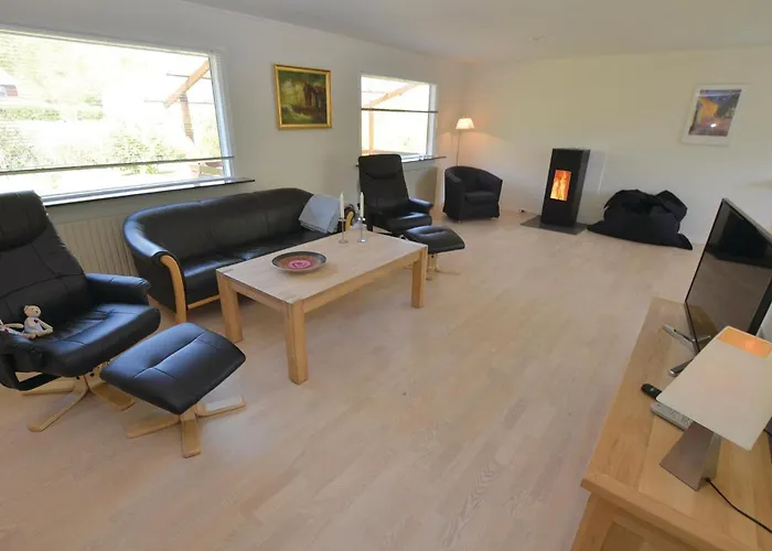 Three-bedroom In Augustenborg