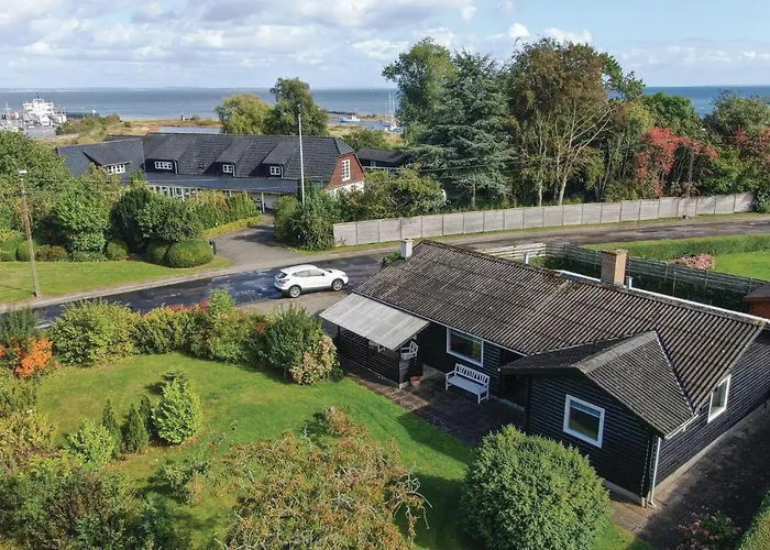 Three-bedroom In Augustenborg